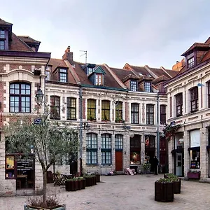 Old - Lovely Typical Apartment! Appartement